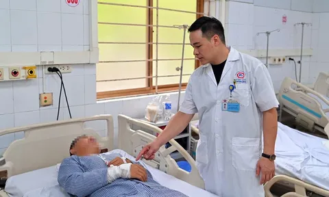 Thuyền viên duy nhất sống sót trong vụ lật tàu ở Quảng Ninh kể về 10 giây kinh hoàng