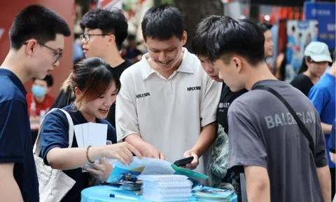 Bộ GDĐT công bố điểm sàn xét tuyển nhóm ngành sức khỏe và sư phạm năm 2025