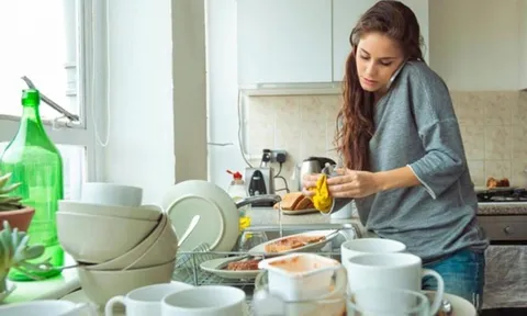 4 thói quen rửa bát tưởng sạch lại đang âm thầm đầu độc cả gia đình