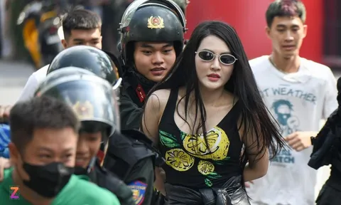 Ảnh đời thường xinh đẹp của chiến sĩ cảnh sát vào vai 'nữ quái hồ Gươm' đang gây sốt mạng xã hội