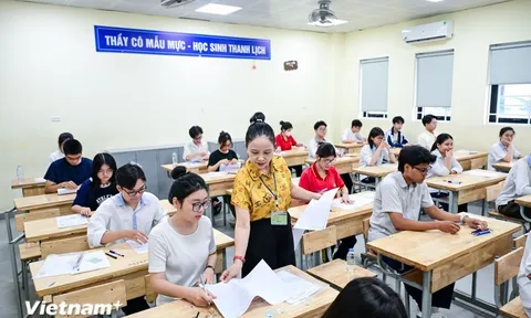 Điểm chuẩn đại học năm 2025 biến động ngoài dự đoán