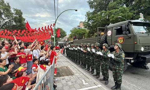Tối nay, những tuyến đường nào ở Hà Nội cấm xe phục vụ cho tổng duyệt diễu binh, diễu hành?