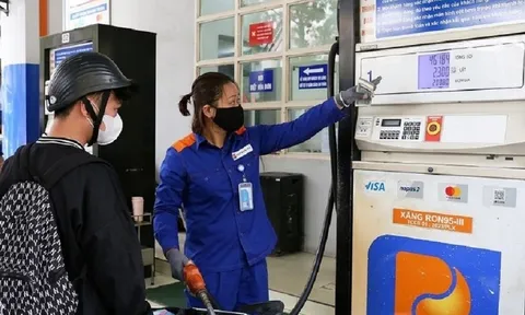 Giám sát chặt chẽ biến động giá cả, đặc biệt là hàng hóa, dịch vụ thiết yếu
