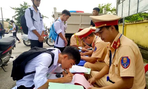 Hà Nội bắt đầu triển khai cao điểm xử lý học sinh vi phạm giao thông