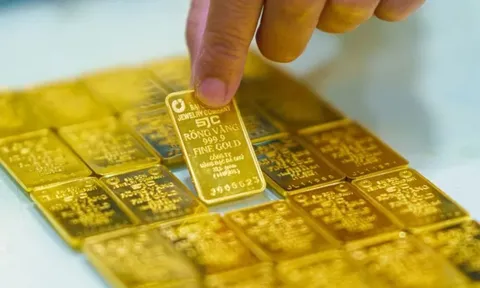 Giá vàng hôm nay (13/12): Thị trường nóng rực, nhà đầu tư 'nín thở' theo từng nhịp tăng