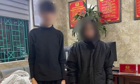 Thanh niên có biểu hiện bất thường ở cầu Nhật Tân, Công an tiếp cận liền rõ sự tình