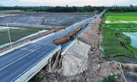 Đường sụt lún ở Tây Ninh, nạn nhân rơi hố kể lại phút giây nhớ đời