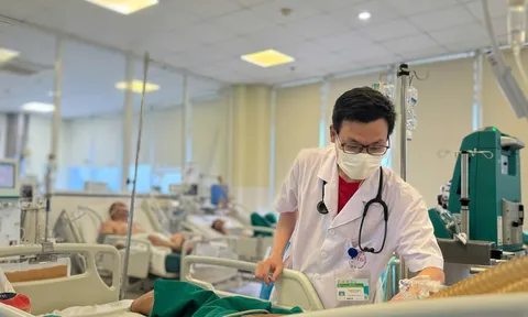 Hai nam thanh niên nguy kịch vì biến chứng thủy đậu
