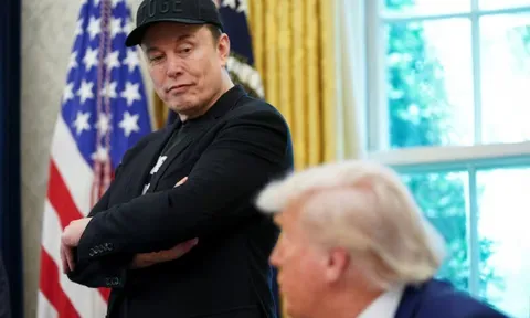 Elon Musk mất 150 tỷ USD sau khi khẩu chiến gay gắt với ông Trump