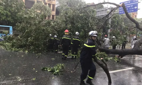 Công an TP. Hà Nội khuyến cáo phòng tránh tai nạn, sự cố trong giông bão