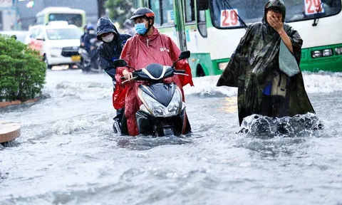 Bắc Bộ và Trung Bộ mưa lớn nhiều ngày, cảnh báo nguy cơ lũ quét và ngập úng