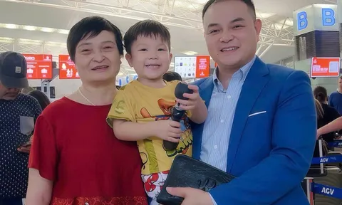 Doanh nhân Nguyễn Hồng Đăng xuất hiện tại sân bay Nội Bài cùng đoàn Cục Xúc tiến thương mại sang Dubai