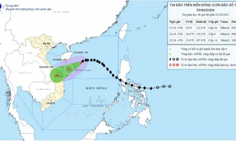 Bão số 12 áp sát miền Trung, gây mưa lớn, báo động lũ cấp 3