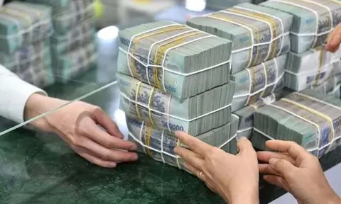 Chính phủ yêu cầu giãn nợ và hỗ trợ vay vốn cho người dân vùng bão lũ