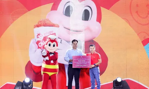 Jollibee Việt Nam đóng góp 1 tỷ đồng cho miền Trung khắc phục hậu quả sau bão lũ