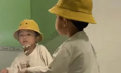 Cậu bé hot nhất MXH: Nhạc lên là quẩy, động tác thuần thục tới bất ngờ, nhưng dân mạng lại xuýt xoa không ngớt vì lý do này