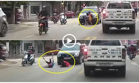 Clip: Dắt tay nhau chạy băng qua đường, 2 bé gái bị ô tô tông trúng