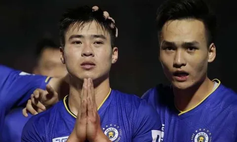 Duy Mạnh cầu nguyện, Quang Hải mong bình an cho đồng đội Hùng Dũng