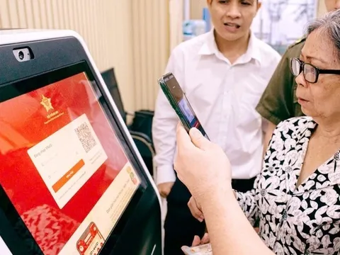 Người dân có thể nộp hồ sơ, nhận kết quả giải quyết thủ tục hành chính qua VNeID