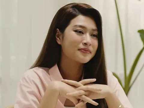 Khán giả phản ứng khi Đoàn Thiên Ân bị nghi chảnh chọe, hất tay fan khi được xin chụp ảnh