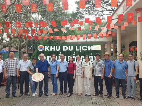 Khám phá Trại rắn Đồng Tâm