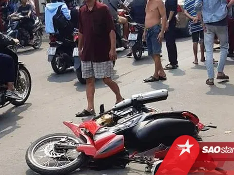 Bị giật điện thoại, cô gái đuổi theo tông ngã xe nhóm cướp trên đường Sài Gòn