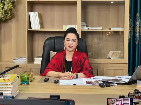 Bà Phương Hằng tức giận khi ông Dũng 'lò vôi' bị xúc phạm: 'Các bạn chửi tôi chưa đủ hay sao?'