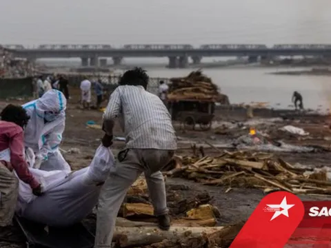 Kinh hoàng hàng chục thi thể nghi là nạn nhân Covid-19 dạt vào bờ sông Hằng