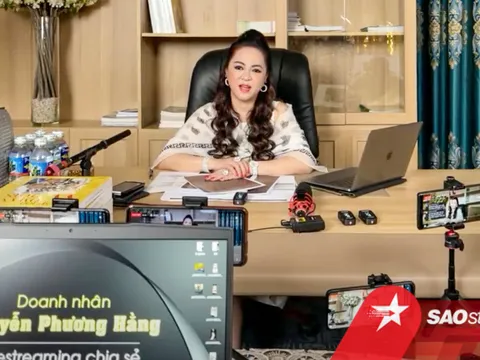 Bà Phương Hằng bị ăn cắp video, hút trăm ngàn lượt xem trong vài giờ
