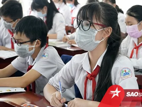 Học sinh khối 9 và khối 12 tại TP.HCM được quay trở lại trường để tiếp tục ôn thi