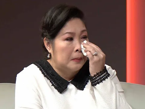 NSND Hồng Vân 'cúi đầu nhận lỗi' với khán giả sau bài đăng quảng cáo kém chất lượng