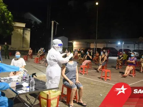 Lái xe đường dài từ Hà Nội về test nhanh nhiễm Covid-19
