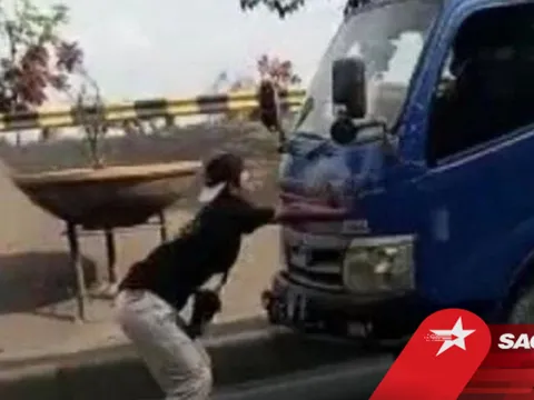 Thực hiện thử thách lao ra trước đầu xe tải, nam thanh niên phải trả giá bằng cả mạng sống