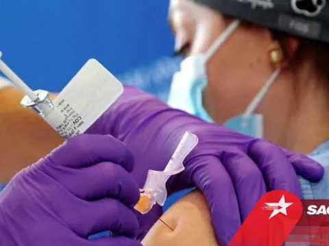 Những người cần thận trọng khi tiêm vắc xin COVID-19