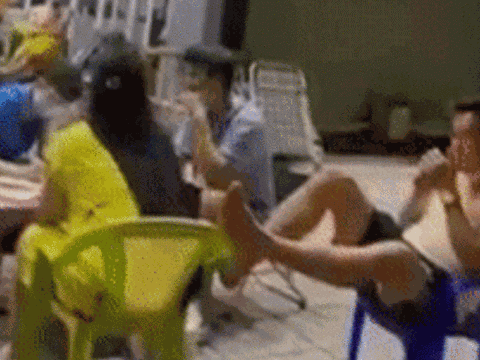 Ra đường không có lý do chính đáng, nhóm người say xỉn chửi bới: 'Cao lắm bao nhiêu đây 50 triệu'