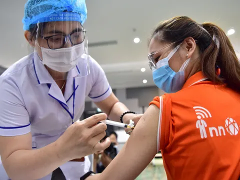 Ngày 12/8, cả nước ghi nhận 9.180 ca COVID-19, giảm 503 ca so với hôm qua