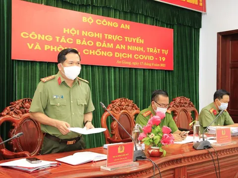 Công an An Giang tăng cường 'nhiệm vụ kép' trong diễn biến mới của dịch bệnh COVID-19