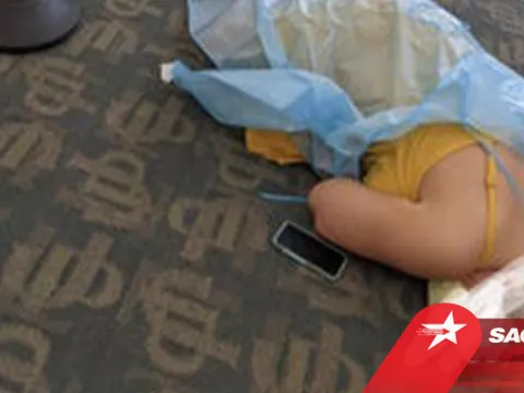 Bệnh nhân Covid-19 ngã gục xuống sàn: Nỗi đau không nói nên lời