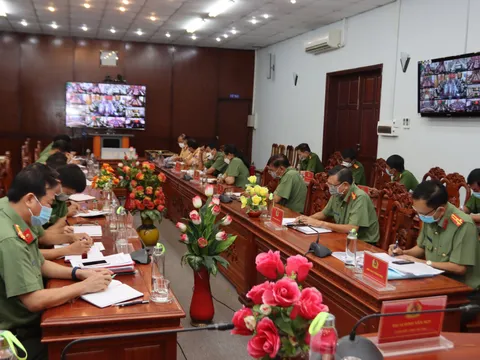 An Giang thực hiện kết luận của Bộ trưởng Bộ Công an: Chống dịch với tinh thần giữ vững 'vùng xanh', hóa xanh 'vùng đỏ'