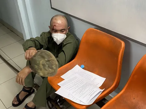 TP.HCM: CSCĐ bị kẻ vượt chốt kiểm soát dịch tông nguy kịch