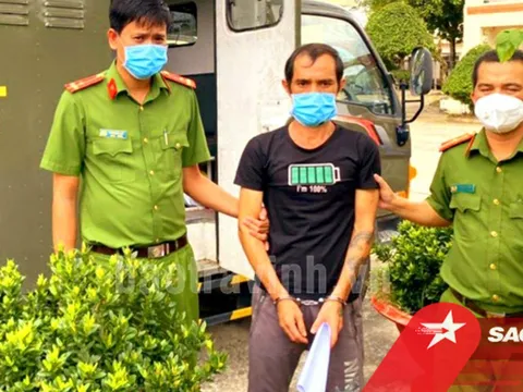 Ra đường khi không cần thiết bị lập biên bản, người đàn ông cầm dao đâm thiếu tá công an