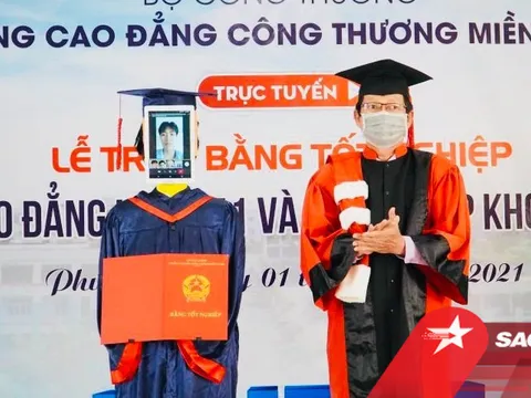 Một trường tại Việt Nam dùng robot để thay thế sinh viên nhận bằng tốt nghiệp