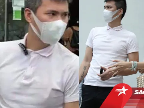 Công Vinh bị soi mất bình tĩnh trong buổi sao kê, đến mức quên cả kéo khóa quần