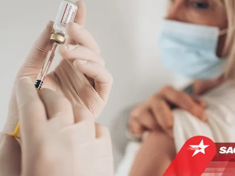 Người đàn ông la hét, lao vào đánh y tá tiêm vaccine Covid-19 cho vợ