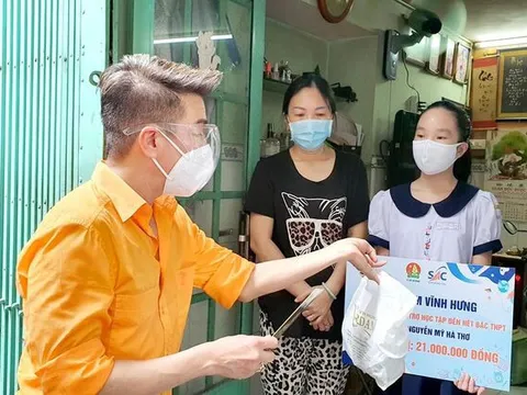 Đàm Vĩnh Hưng tiếp tục làm thiện nguyện hậu ồn ào thưa kiện với CEO Đại Nam