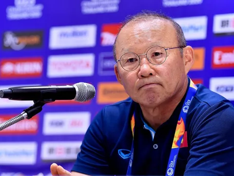 Báo Hàn: 'Ghế của HLV Park Hang Seo lung lay dữ dội'
