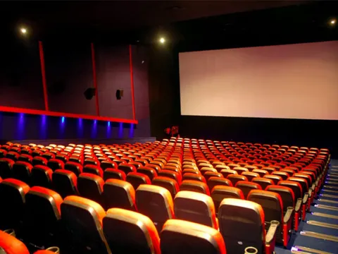 Rạp chiếu phim có thể hoạt động trở lại 100% công suất ở địa bàn dịch cấp độ 1