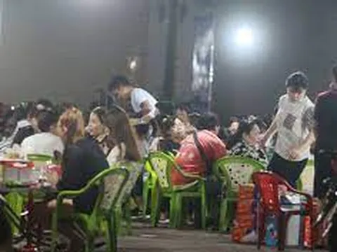 TP.HCM cho phép mở lại dịch vụ ăn uống tại chỗ và nhiều dịch vụ khác sau ngày 25/10