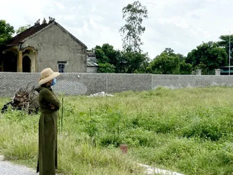 Bỏ lỡ cơ hội 'lướt sóng' vì tham lãi đậm, nhà đầu tư này cay đắng chôn vốn vào miếng đất 4 năm vẫn không bán được