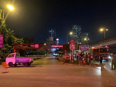 Hà Nội: Phát hiện người đàn ông bán trà đá tử vong bất thường dưới sông Tô Lịch